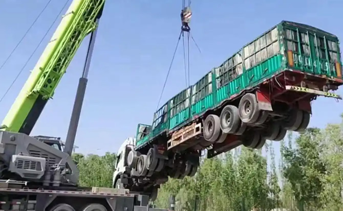 红旗区道路脱困救援案例